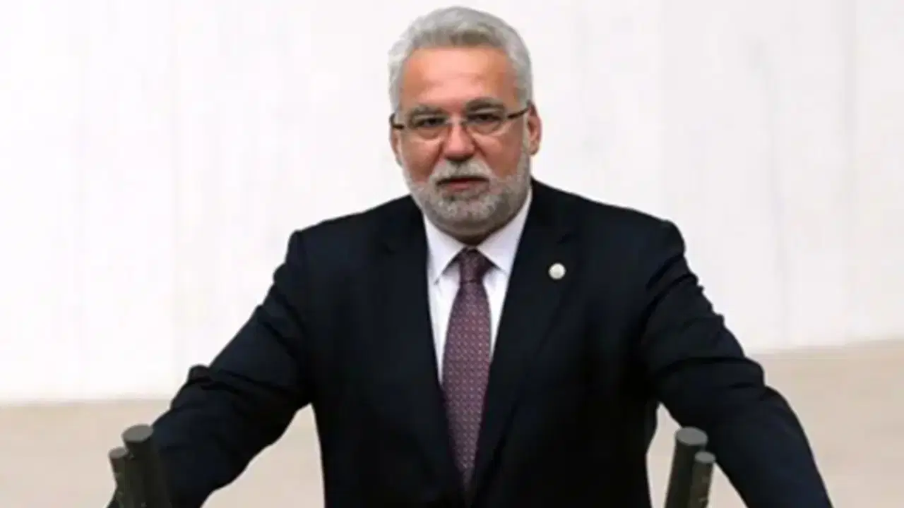 Eski AKP milletvekili ‘bin kez ikaz ettim’ diyerek tepki gösterdi: ‘Kurduğunuz bütün kumpas modülleri elinizde patladı’