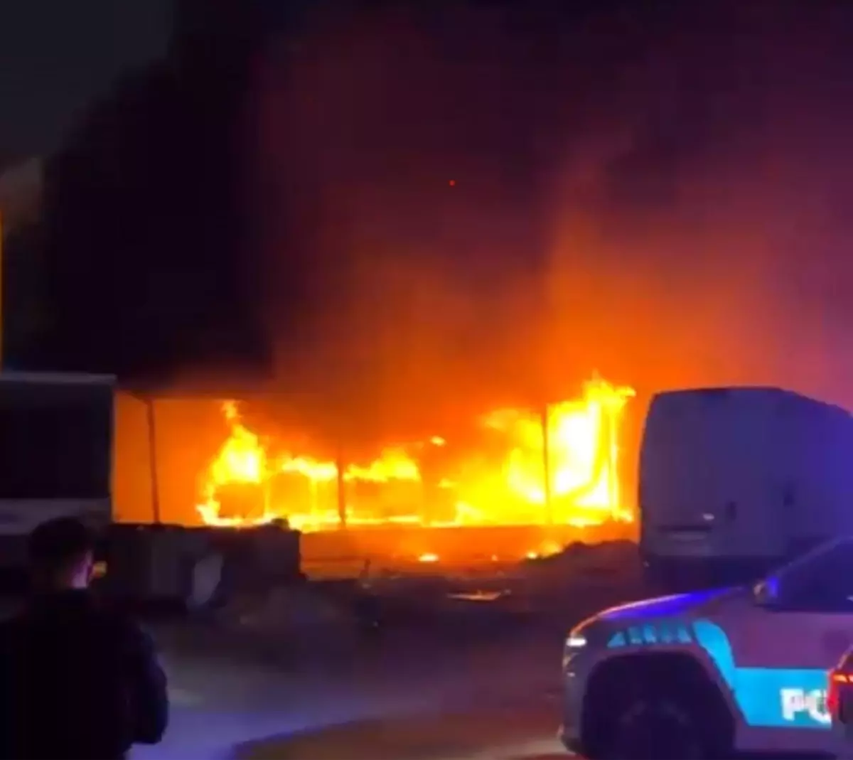 İzmir’de Mobilya Fabrikasında Yangın