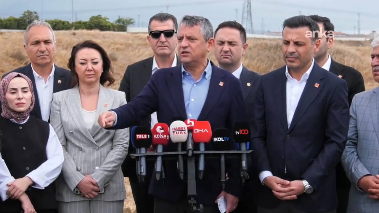 Son dakika… Özgür Özel’den, Erdoğan’a çok sert tepki: ‘Trump beni o kadar övse, yerin dibine girerim!’