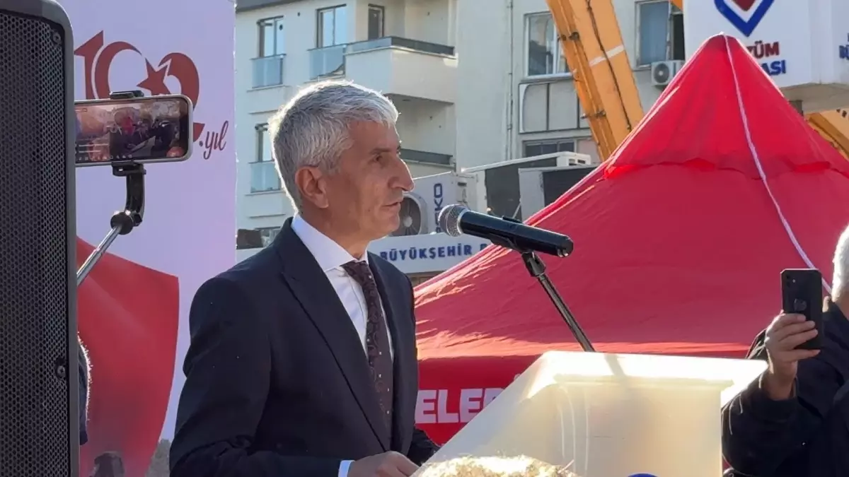 Cumhuriyet Yürüyüşü Avcılar’da Coşkuyla Kutlandı