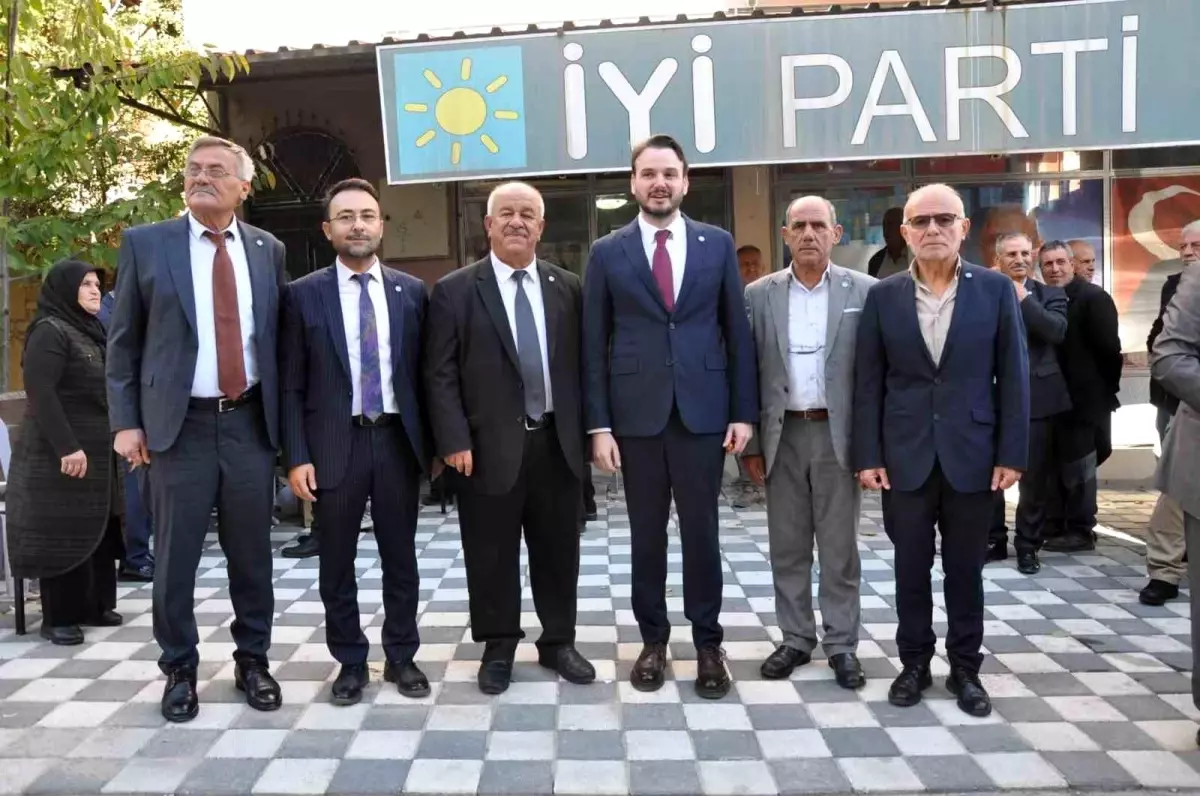 Selendi İYİ Parti’nin Yeni Başkanı İlhan Türk Oldu