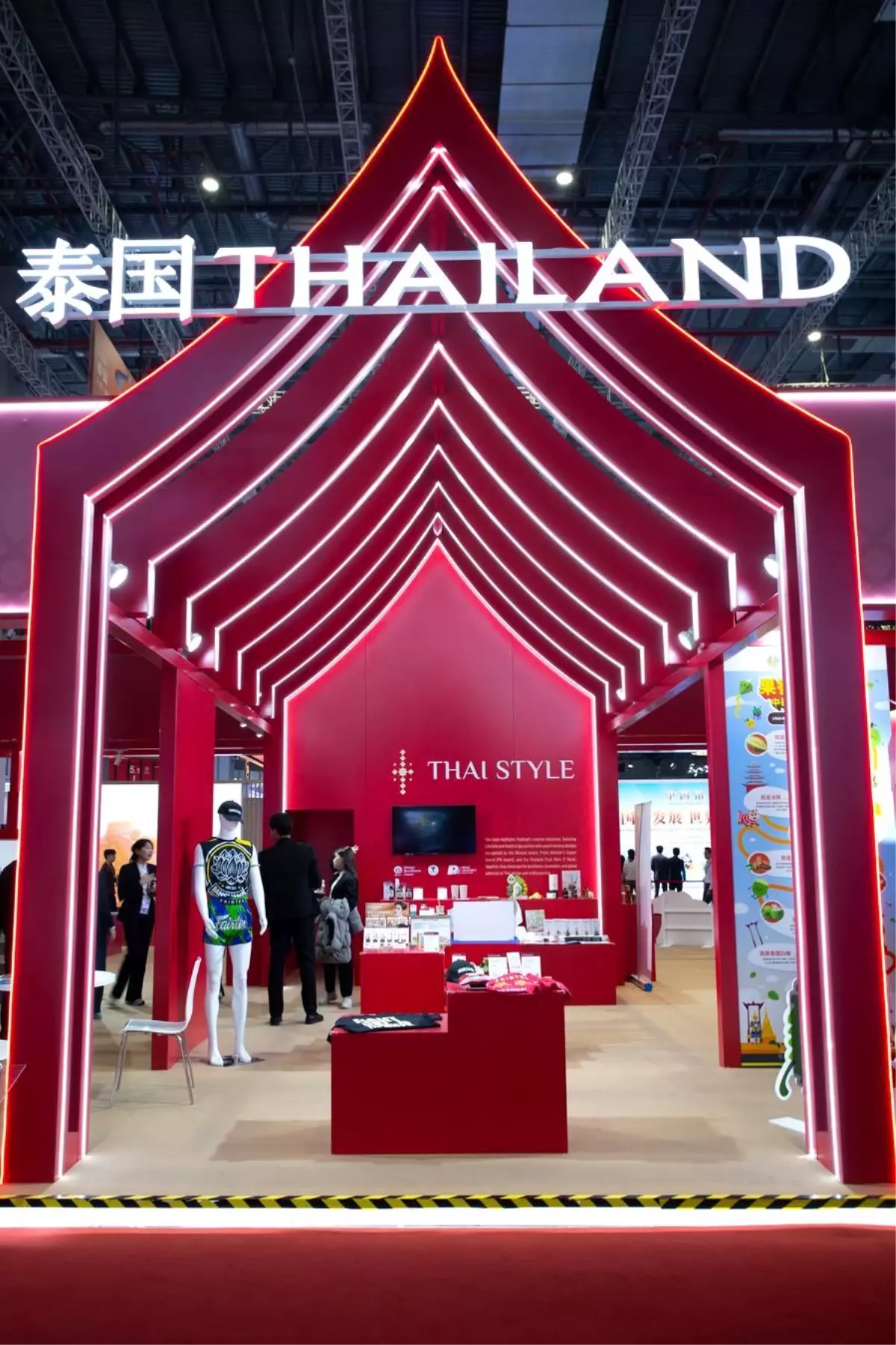 8 cin ithalat fuari basladi ve5Jsn7F.jpg