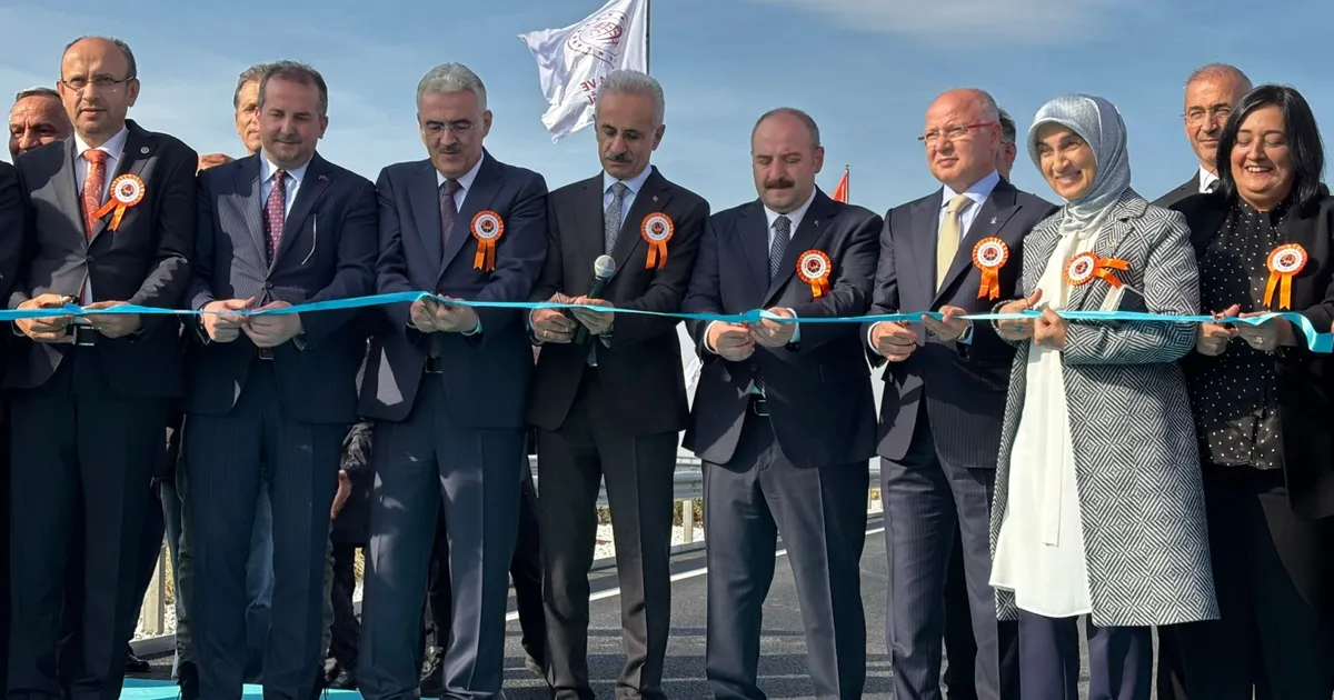 Bakan Uraloğlu: Bursa’daki ulaşım ağı yeni bir çağ açıyor… İnegöl Giriş Kavşağı açıldı