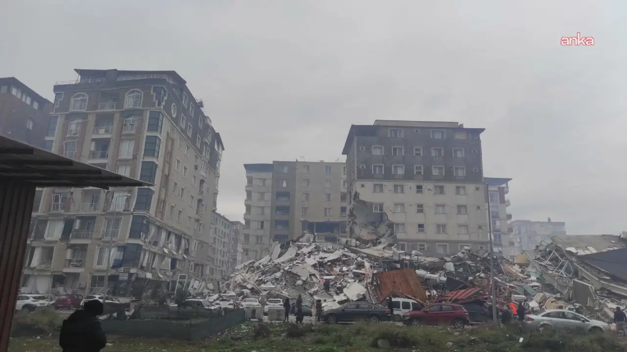 Depremden bin gün sonra: 73 kişiye mezar olan Süleyman Mutlu Apartmanı iddianamesi hazırlandı