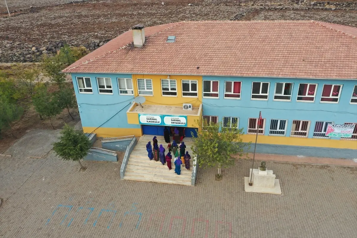 Kırsal Kadınlara Okuma Yazma Eğitimi: ‘Annemle Harf Yolculuğu Projesi’