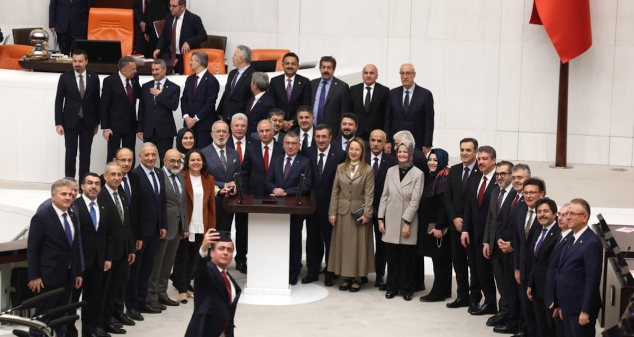 Gökçek’ten ‘en çok biz çalıştık’ selfisi