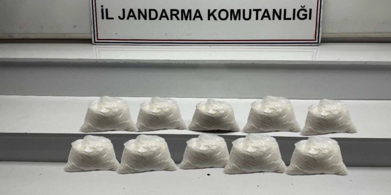 Hakkari’de narkotik operasyonu: 2 kişiye suçüstü