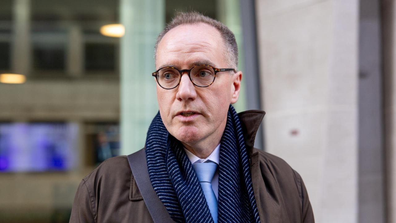 İngiltere’de istifa depremi