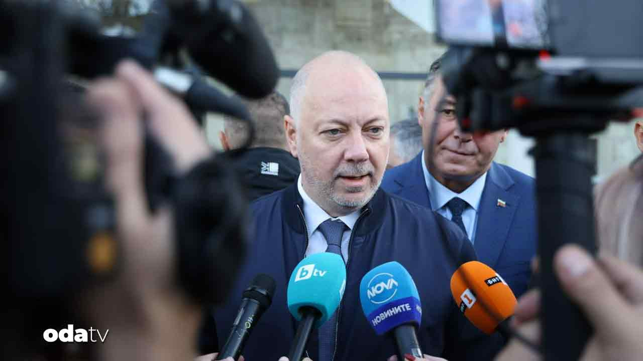 Komşuda flaş istifa: Toplumun beklentilerine uygun hareket etmek istiyoruz