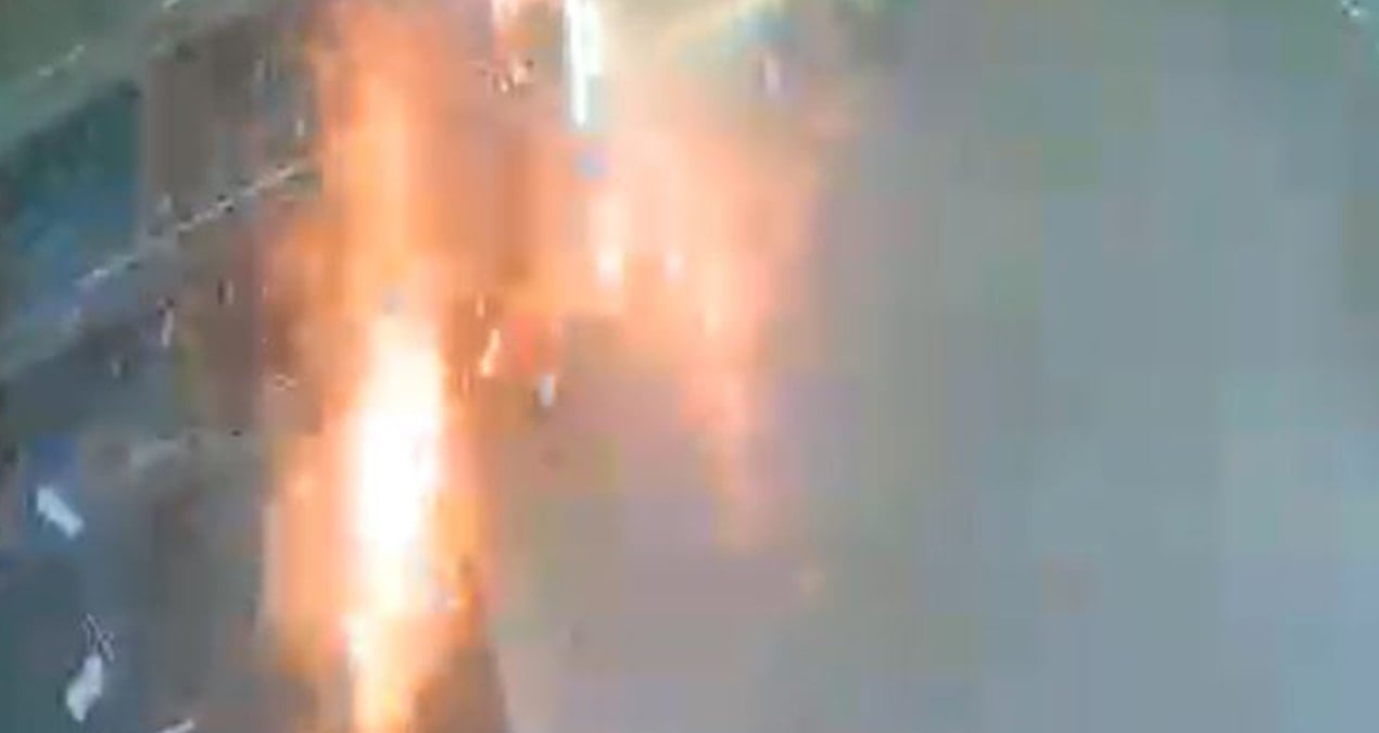 Markete patlayıcı madde attılar: 2 tutuklama