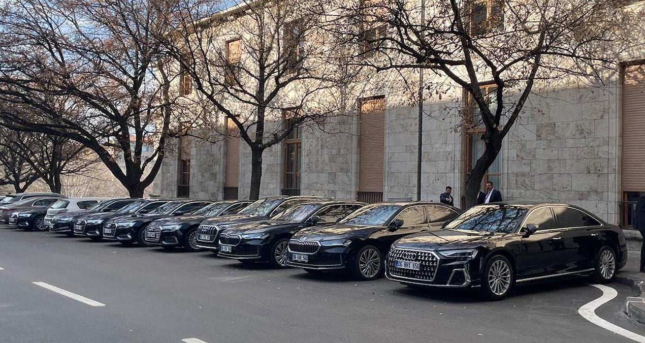 Meclis’te şatafat şov