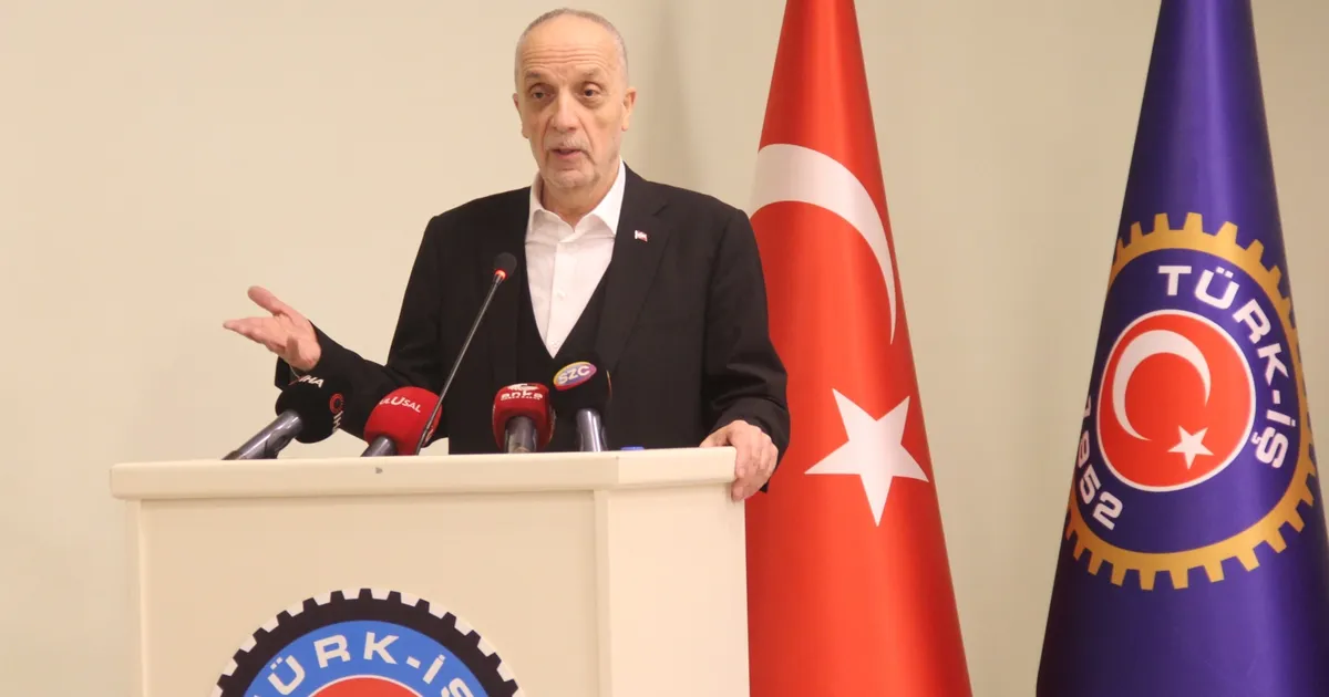 TÜRK-İŞ ‘Çalışma Hukuku Buluşmaları’ sempozyumunu düzenledi