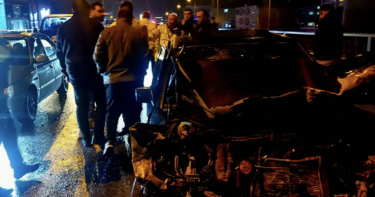 Zincirleme kazada 8 araç birbirine girdi