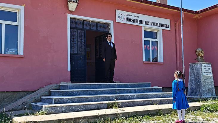 Bu okulun tek öğrencisi var! 3. sınıf öğrencisi İlayda tek başına karne aldı: Öğretmenden duygulandıran hediye