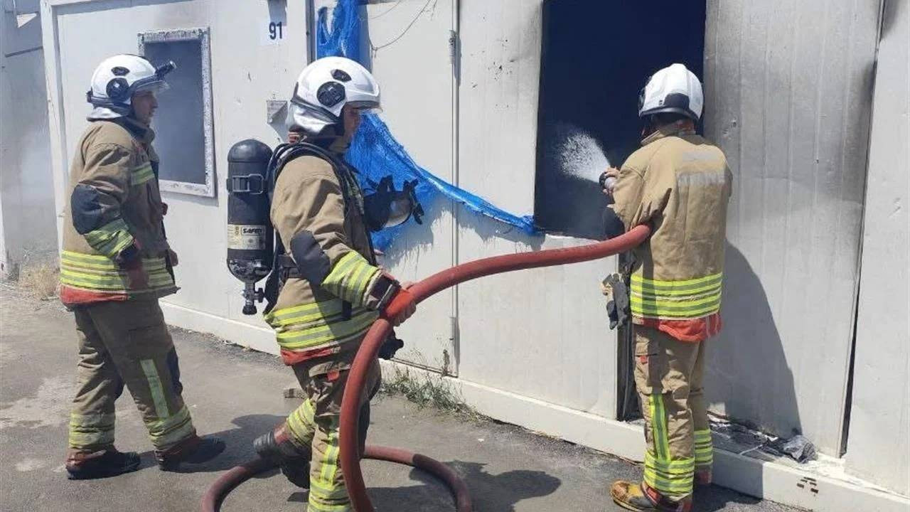Hatayda yangin panigi konteyner kenti alevler sardi SBOb3XYE